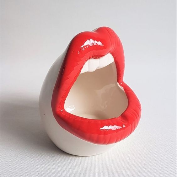 Sexy Lips Ceramic Ashtrays