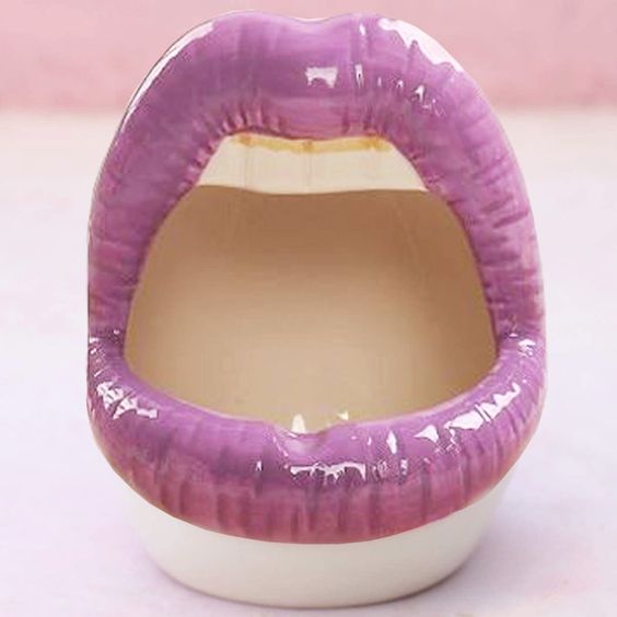 Sexy Lips Ceramic Ashtrays